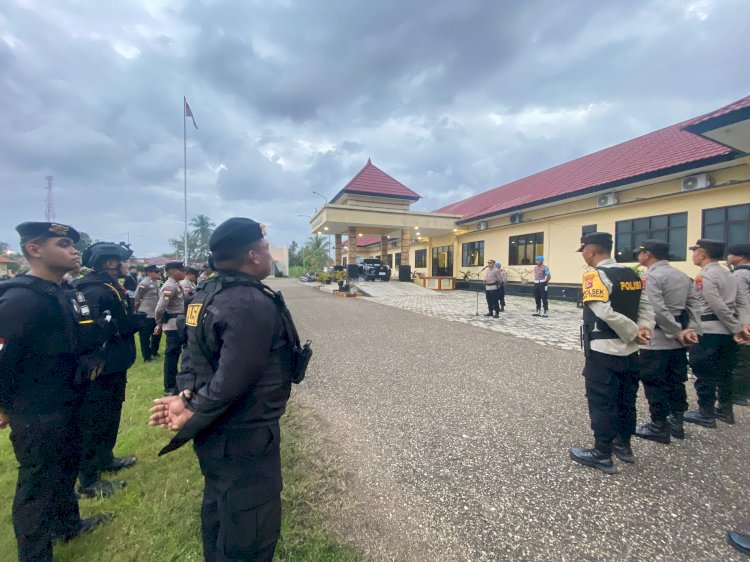 Apel pengecekan personel pengamanan pengesahan PSHT, Polres Malaka pastikan kesiapan personel dan sarana pendukung